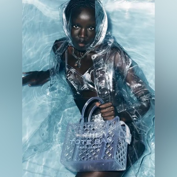 Authentic Marc Jacob’s Clear Jelly Tote w/ Dust bag (NWT) - Picture 4 of 13